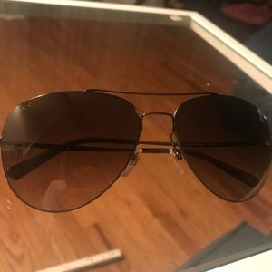 Selling my gucci sunglasses (aviator)